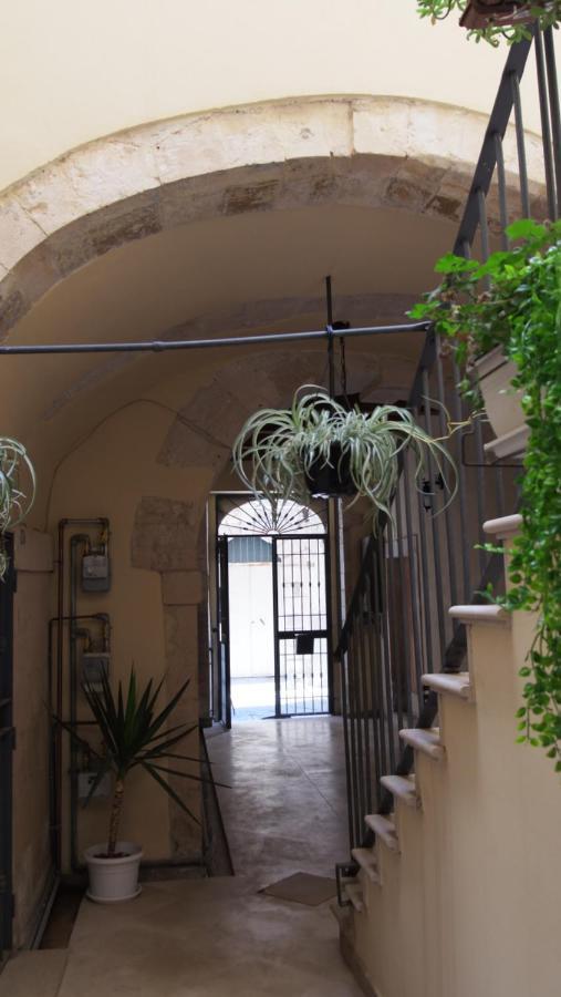 Casa Nagale- Una Suite Di Charme Nel Cuore Di Ortigia A 50 Mt Dal Mare Syracuse Luaran gambar