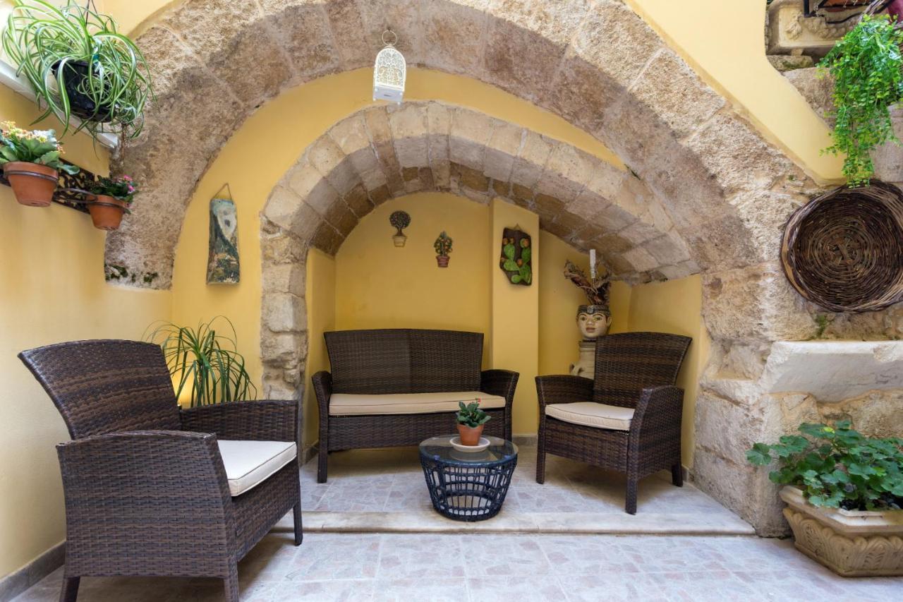 Casa Nagale- Una Suite Di Charme Nel Cuore Di Ortigia A 50 Mt Dal Mare Syracuse Luaran gambar