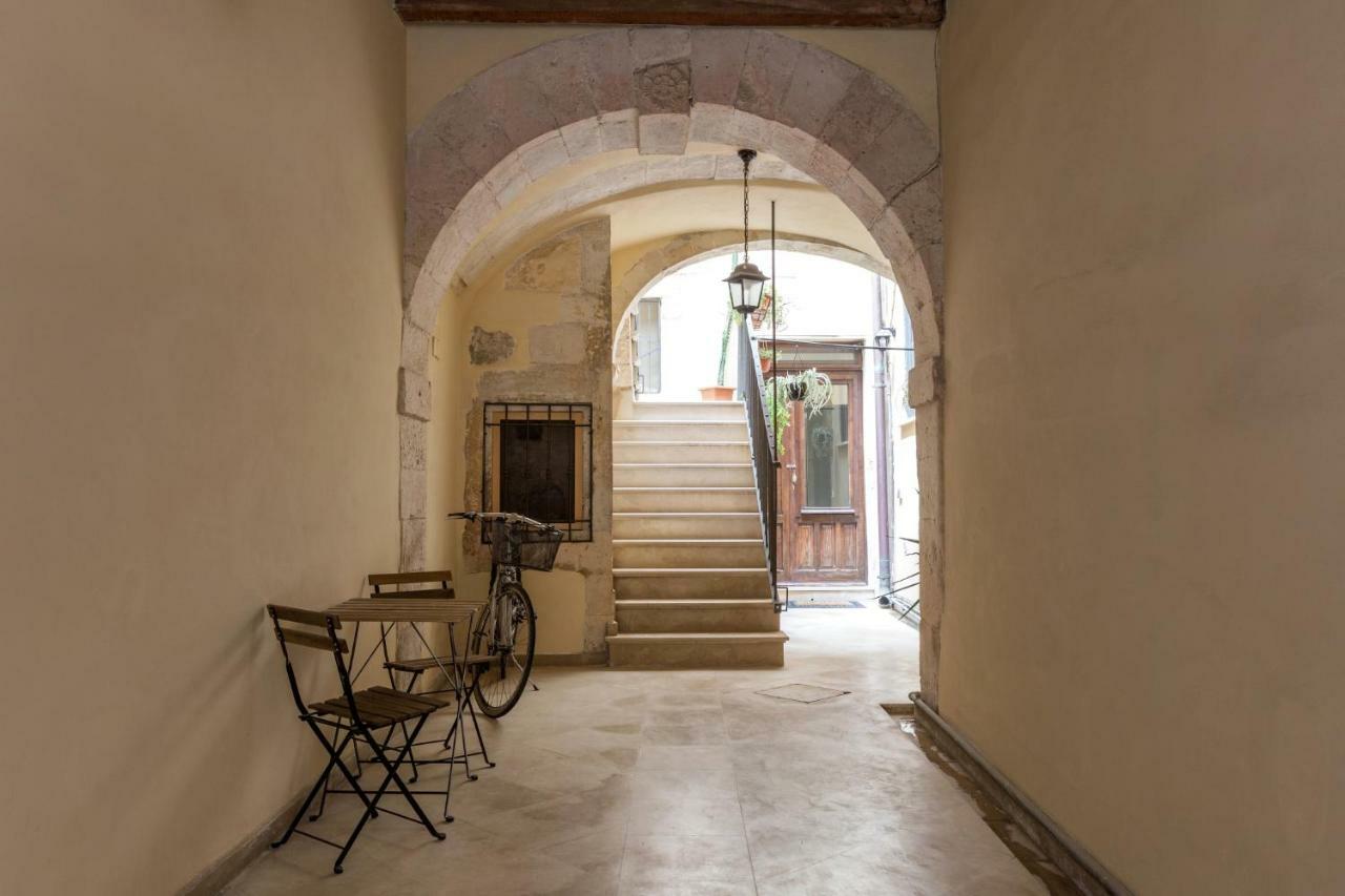 Casa Nagale- Una Suite Di Charme Nel Cuore Di Ortigia A 50 Mt Dal Mare Syracuse Luaran gambar