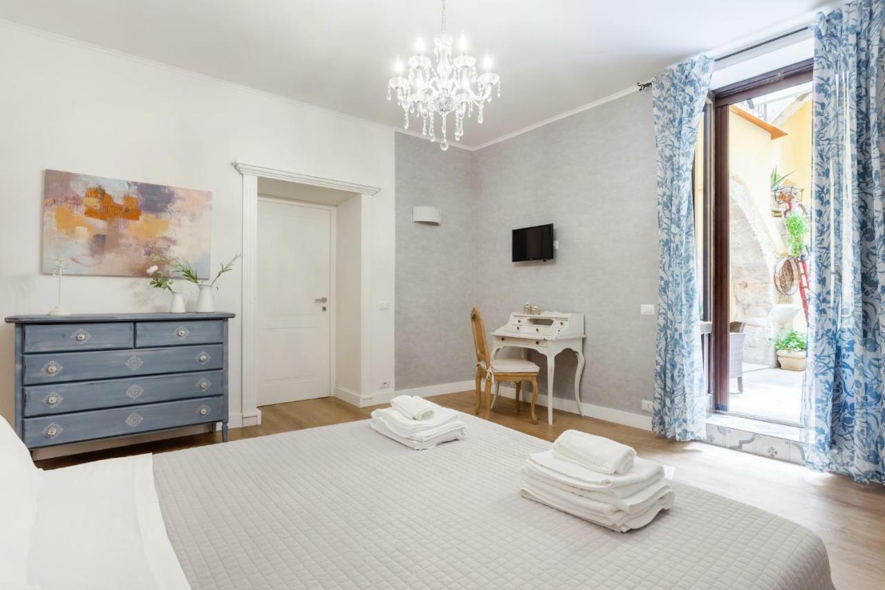 Casa Nagale- Una Suite Di Charme Nel Cuore Di Ortigia A 50 Mt Dal Mare Syracuse Luaran gambar