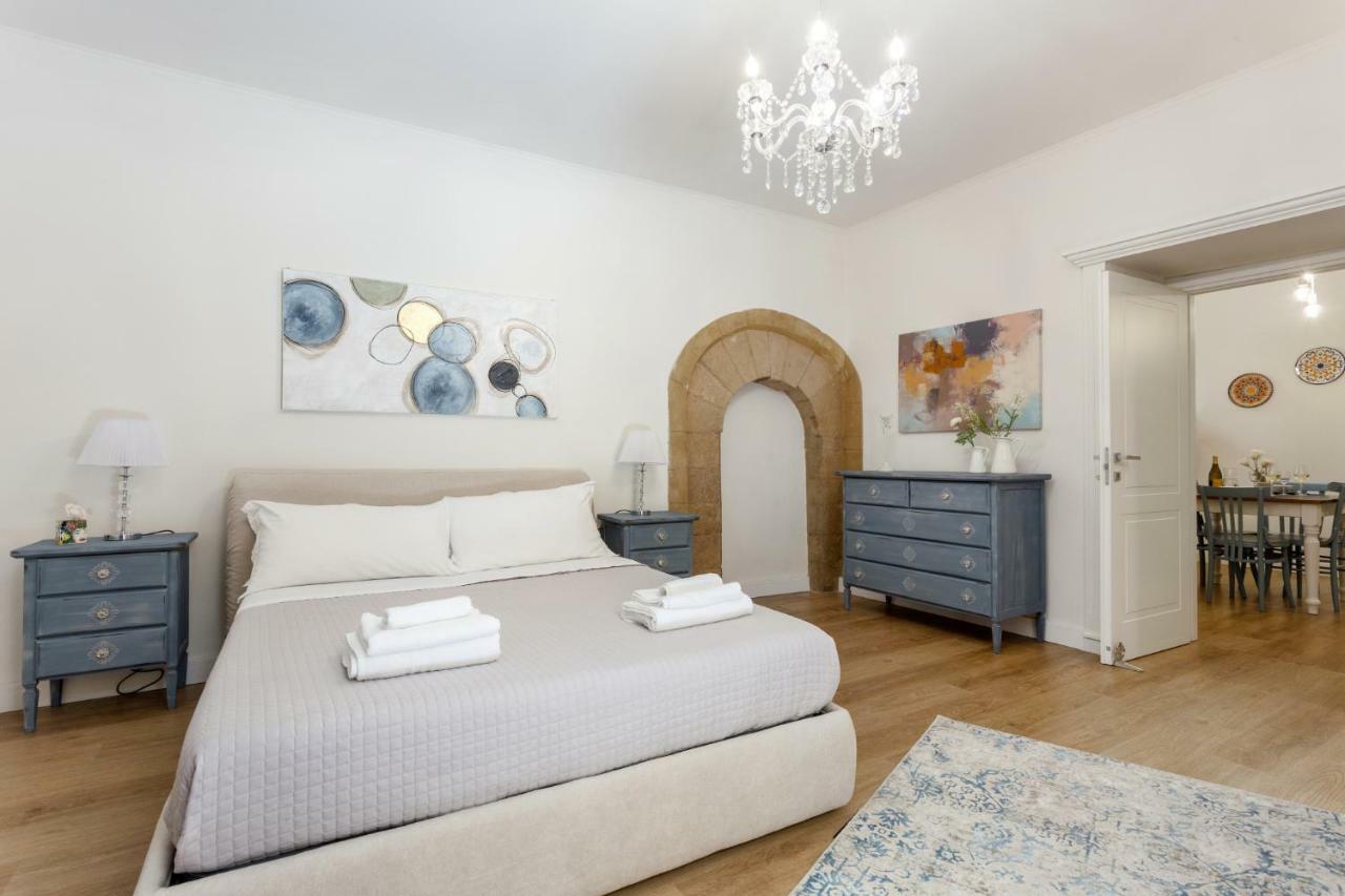 Casa Nagale- Una Suite Di Charme Nel Cuore Di Ortigia A 50 Mt Dal Mare Syracuse Luaran gambar