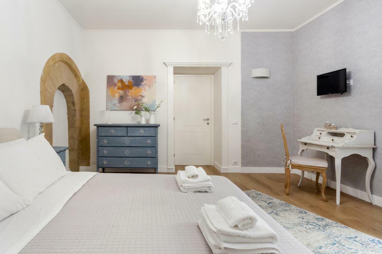 Casa Nagale- Una Suite Di Charme Nel Cuore Di Ortigia A 50 Mt Dal Mare Syracuse Luaran gambar