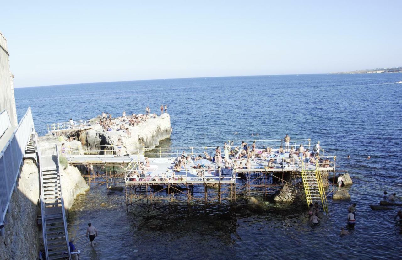 Casa Nagale- Una Suite Di Charme Nel Cuore Di Ortigia A 50 Mt Dal Mare Syracuse Luaran gambar