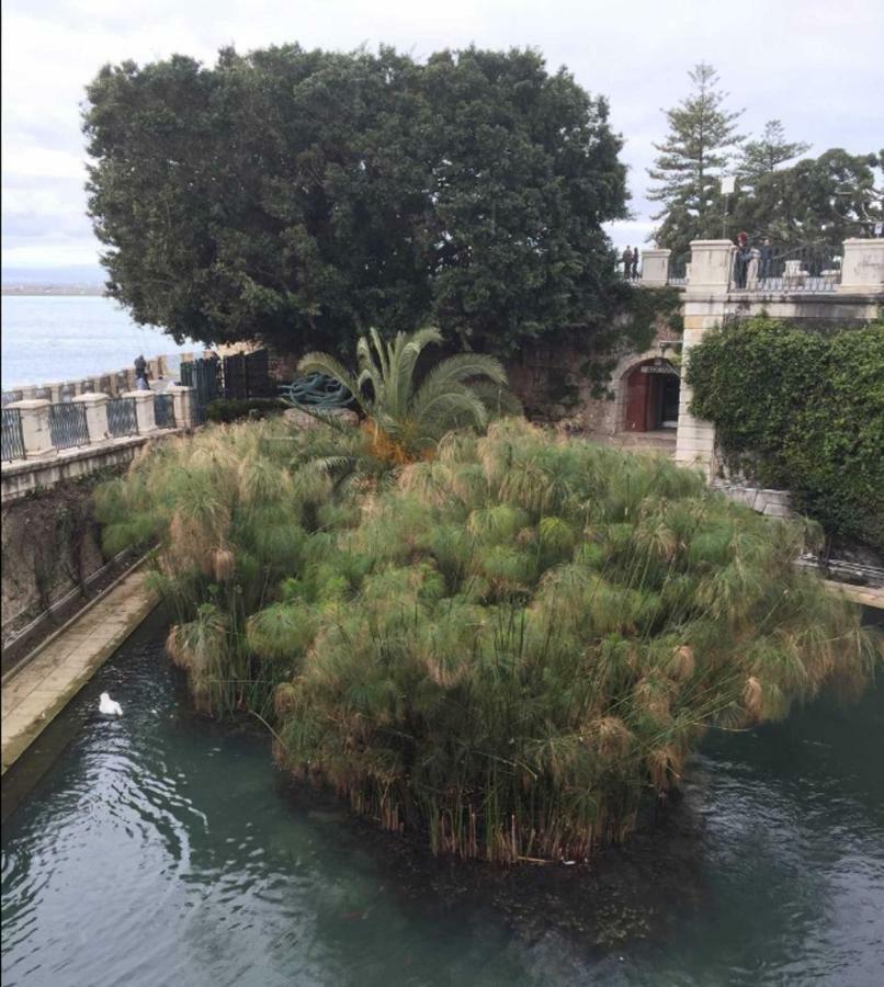 Casa Nagale- Una Suite Di Charme Nel Cuore Di Ortigia A 50 Mt Dal Mare Syracuse Luaran gambar