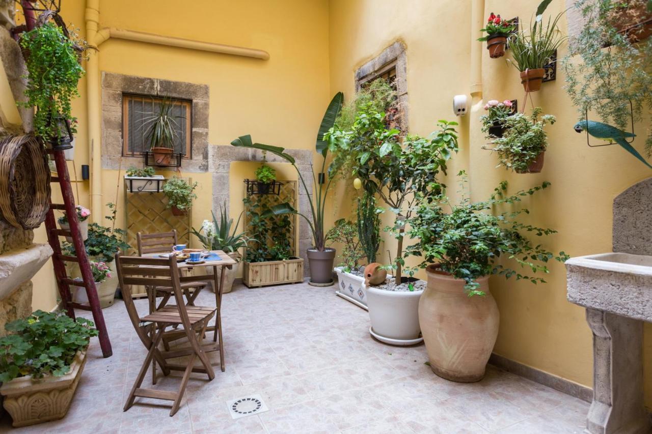 Casa Nagale- Una Suite Di Charme Nel Cuore Di Ortigia A 50 Mt Dal Mare Syracuse Luaran gambar